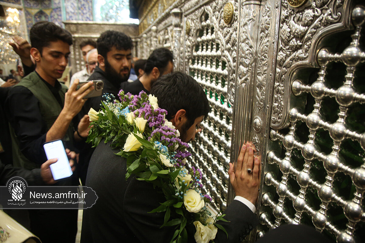 Physics elite pays tribute to holy shrine of Hazrat Fatima Masoumeh