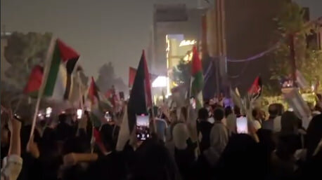 فيديو | مسيرة حاشدة في بغداد تنديداً بسياسة التجويع ضد أهالي غزة