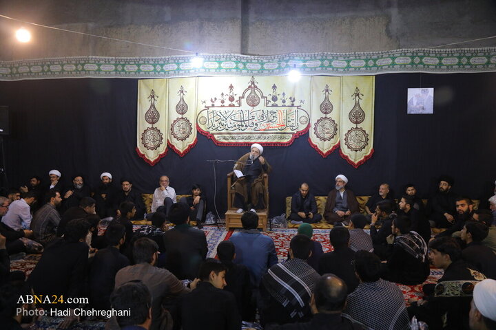 مراسم عزاداری دهه اول ماه صفر در بیت مرحوم آیت‌الله شاه آبادی