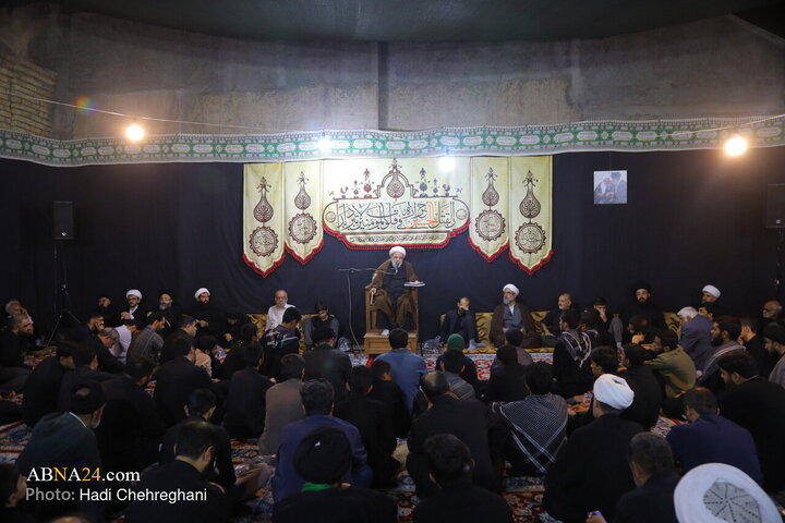 مراسم عزاداری دهه اول ماه صفر در بیت مرحوم آیت‌الله شاه آبادی