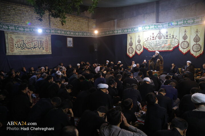 مراسم عزاداری دهه اول ماه صفر در بیت مرحوم آیت‌الله شاه آبادی