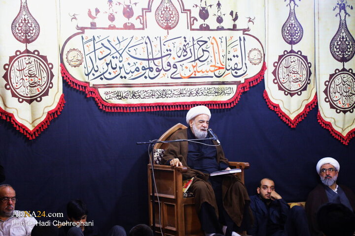 مراسم عزاداری دهه اول ماه صفر در بیت مرحوم آیت‌الله شاه آبادی