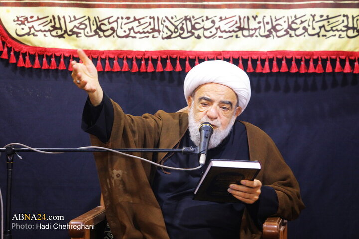 مراسم عزاداری دهه اول ماه صفر در بیت مرحوم آیت‌الله شاه آبادی