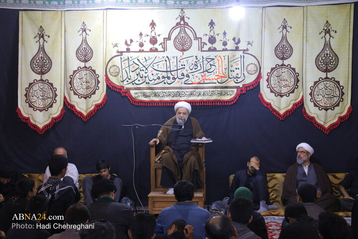 مراسم عزاداری دهه اول ماه صفر در بیت مرحوم آیت‌الله شاه آبادی