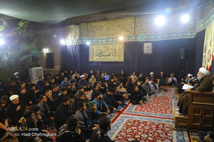 مراسم عزاداری دهه اول ماه صفر در بیت مرحوم آیت‌الله شاه آبادی