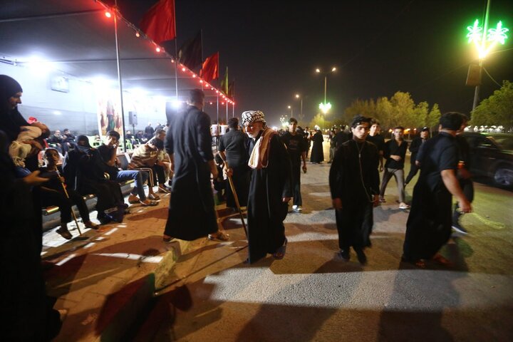 تقرير مصور/ من السر الى العلن.. مواكب حسينية لم تترك خدمة الاف زوار الأربعين