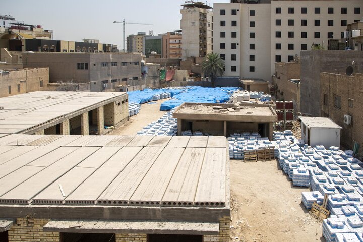 تقرير مصور/ العتبة العباسية المقدسة تباشر بخزن صناديق مياه الشرب لتوزيعها على المواكب وزائري الأربعين