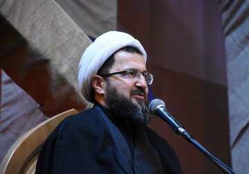 حجت‌الاسلام ماندگاری: انسان‌های بزرگ در چالش‌ها و سختی‌ها، نا اُمید نمی‌شوند
