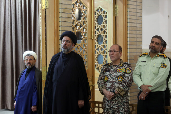 گزارش تصویری | گرامیداشت شهدای پدافند هوایی ارتش در حرم بانوی کرامت