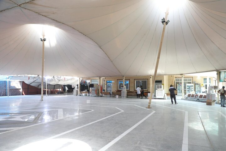 تقرير مصور/ العتبة العباسية المقدسة تواصل أعمال تهيئة مجموعة مواكب أم البنين (عليها السلام) لخدمة زائري الأربعين