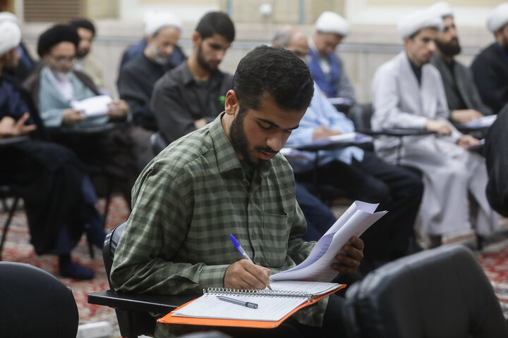 قرير مصور/ إزاحة الستار عن کتاب «دروس في الجبر و الإختیار» للعلامئ السبحانی