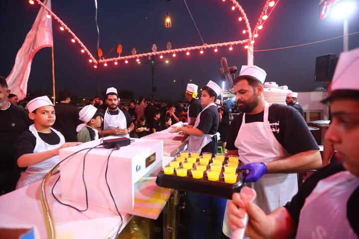 تقرير مصور/ من البصرة.. موكب "فاجعة سامراء" يطعم زوار مشاية الأربعين الحسيني يوميا