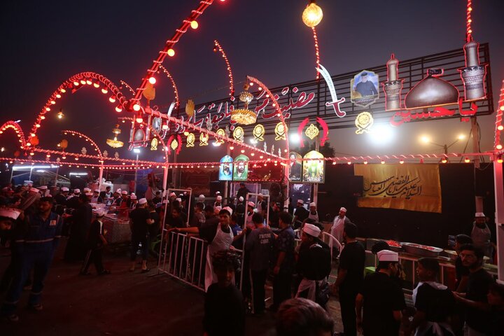 تقرير مصور/ من البصرة.. موكب "فاجعة سامراء" يطعم زوار مشاية الأربعين الحسيني يوميا