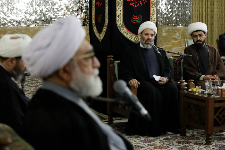 گزارش تصویری | دیدار طلاب فعال فضای مجازی با آیت‌اللّه مروی