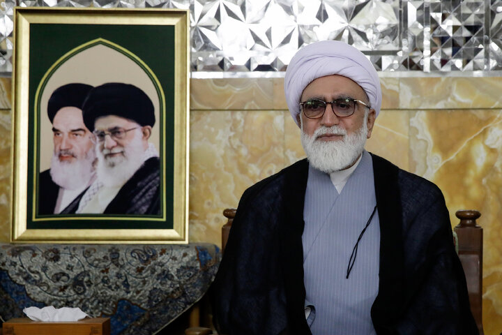 گزارش تصویری | دیدار طلاب فعال فضای مجازی با آیت‌اللّه مروی