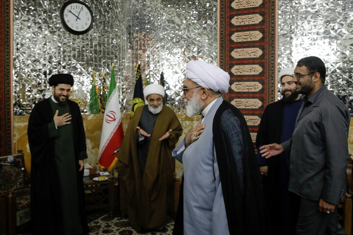 گزارش تصویری | دیدار طلاب فعال فضای مجازی با آیت‌اللّه مروی