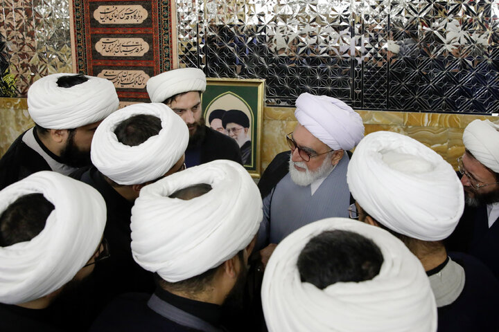 گزارش تصویری | دیدار طلاب فعال فضای مجازی با آیت‌اللّه مروی