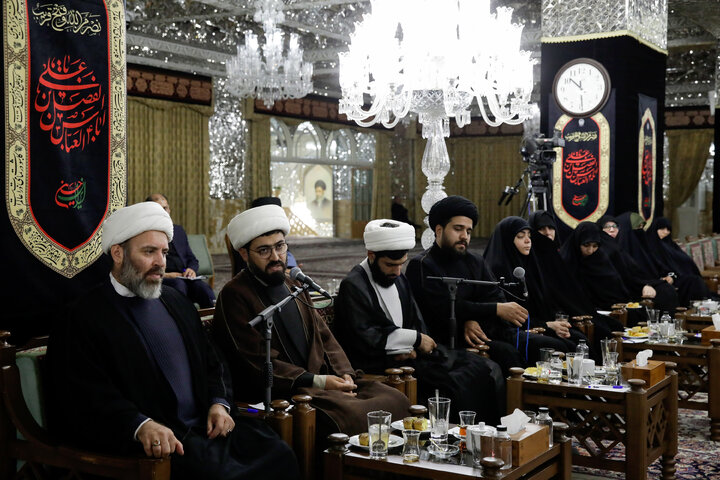 گزارش تصویری | دیدار طلاب فعال فضای مجازی با آیت‌اللّه مروی