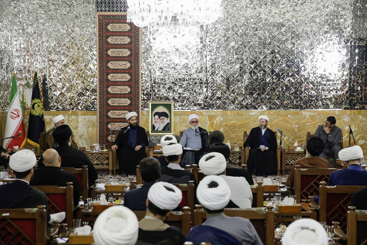 گزارش تصویری | دیدار طلاب فعال فضای مجازی با آیت‌اللّه مروی