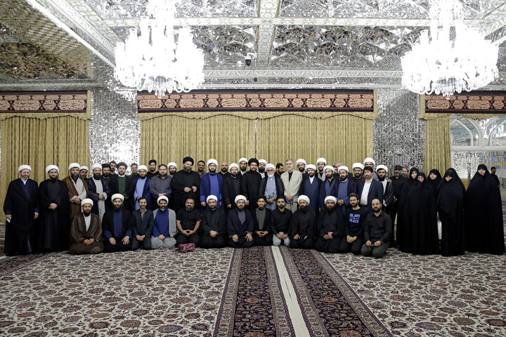 گزارش تصویری | دیدار طلاب فعال فضای مجازی با آیت‌اللّه مروی