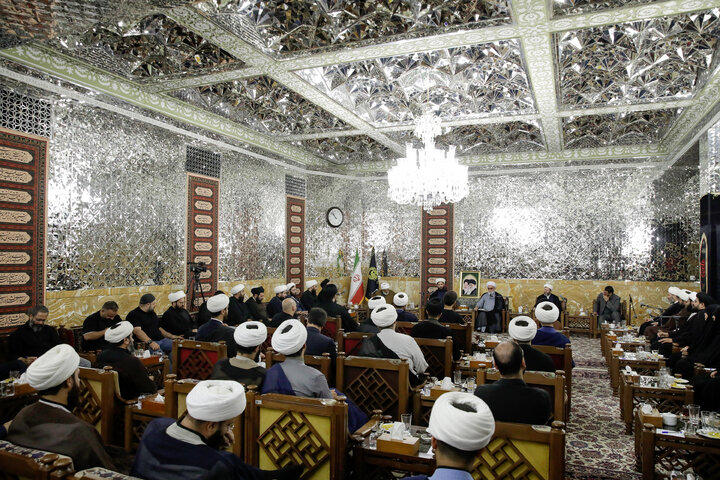 گزارش تصویری | دیدار طلاب فعال فضای مجازی با آیت‌اللّه مروی