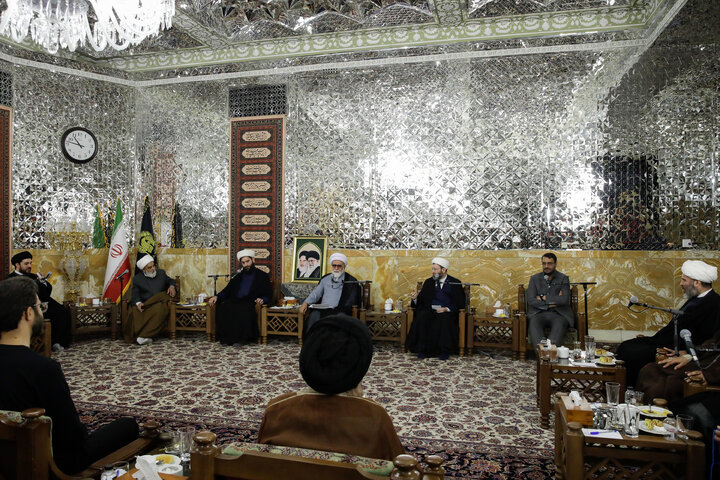 گزارش تصویری | دیدار طلاب فعال فضای مجازی با آیت‌اللّه مروی