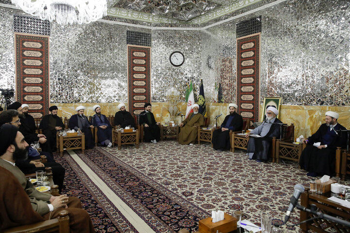 گزارش تصویری | دیدار طلاب فعال فضای مجازی با آیت‌اللّه مروی