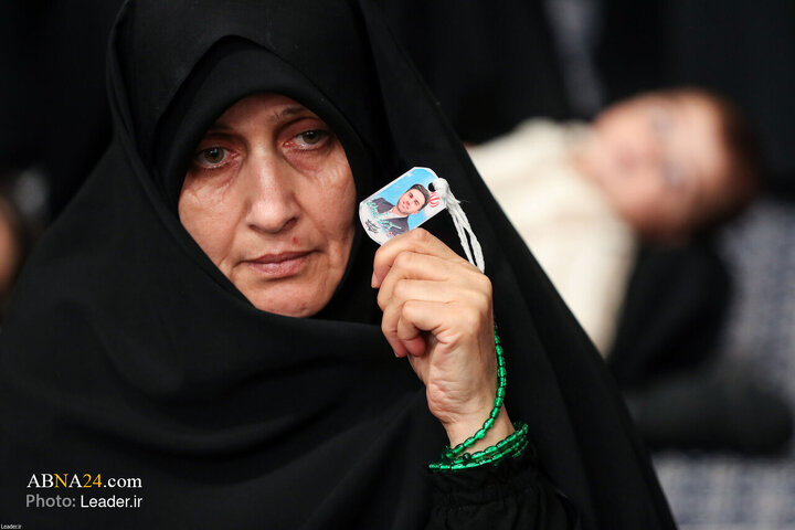 بزرگداشت شهدای جنگ تحمیلی ۱۲ روزه با حضور رهبر معظم انقلاب