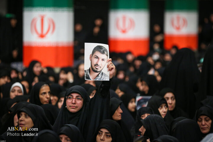 بزرگداشت شهدای جنگ تحمیلی ۱۲ روزه با حضور رهبر معظم انقلاب