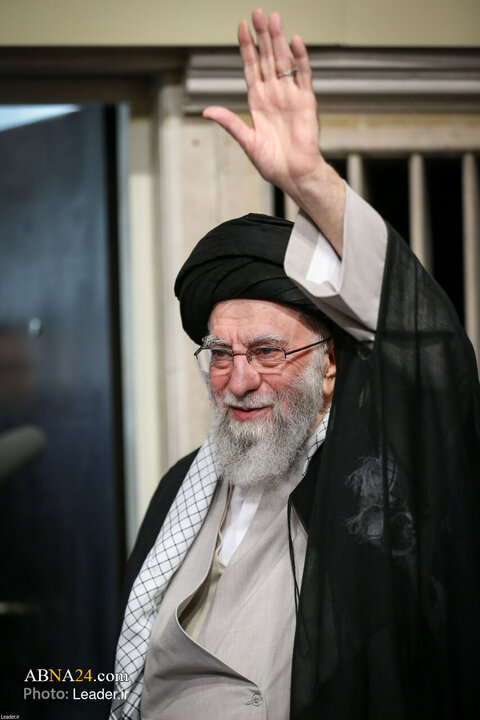 بزرگداشت شهدای جنگ تحمیلی ۱۲ روزه با حضور رهبر معظم انقلاب