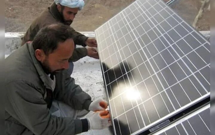 نصب سیستم‌های برق خورشیدی در ۲۳ مدرسه‌ی مناطق مرکزی افغانستان