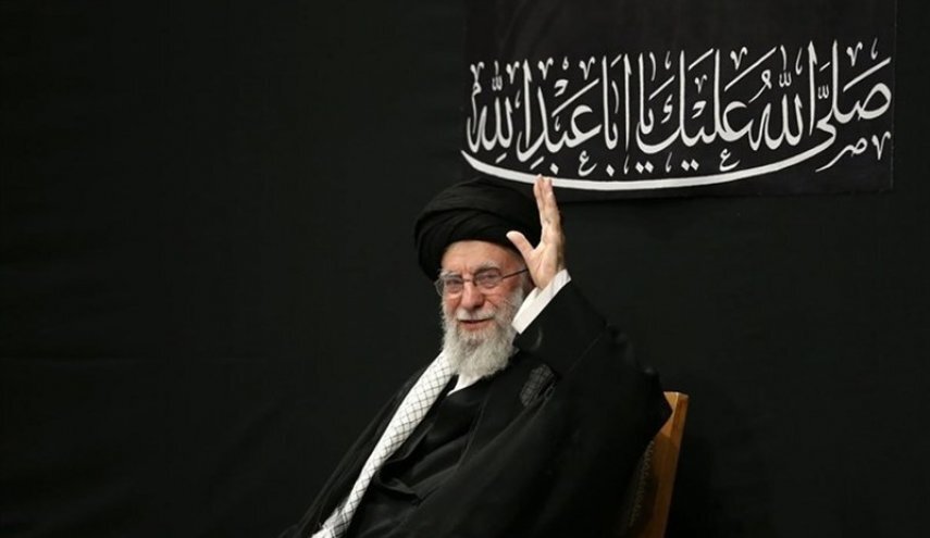 إقامة مراسم أربعين شهداء الحرب الأخيرة بحضور قائد الثورة الإسلامية