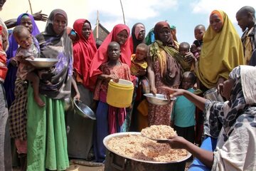 世界的な減少にもかかわらず、アフリカと西アジアで飢餓が深刻化