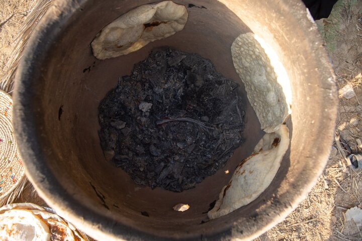 تقرير مصور/ نساء كريمات من عشيرة آل جويبر يقدمن الخدمات لزوار الأربعين الحسيني