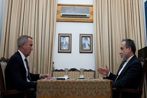 خلال مقابلة مع فاينانشال تايمز؛ عراقجي يكشف عن شروط إيران لاستئناف المحادثات النووية مع أمريكا