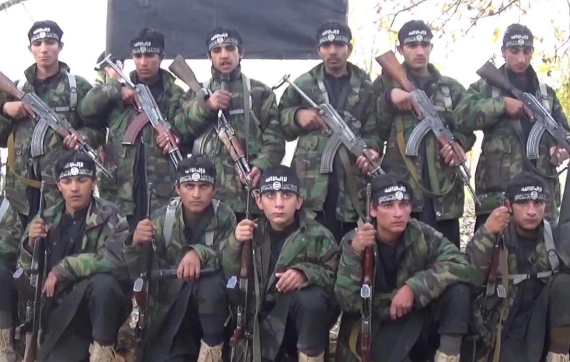 داعش با دو هزار جنگجو در افغانستان ثبات و امنیت منطقه را تهدید می‌کند