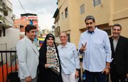 Jornalista iraniana Sahar Emami recebe o Prêmio Simón Bolívar por sua coragem durante ataque israelense; Maduro presta homenagem