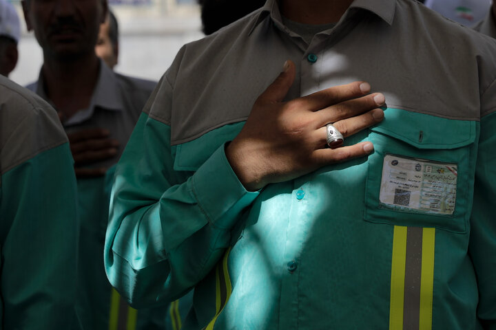 Mashhad city servants receive Imam Reza’s blessing for Arbaeen journey