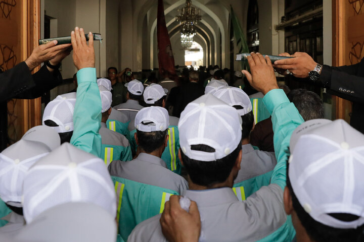 Mashhad city servants receive Imam Reza’s blessing for Arbaeen journey