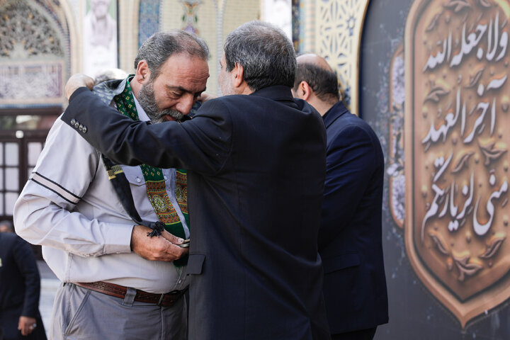 Mashhad city servants receive Imam Reza’s blessing for Arbaeen journey