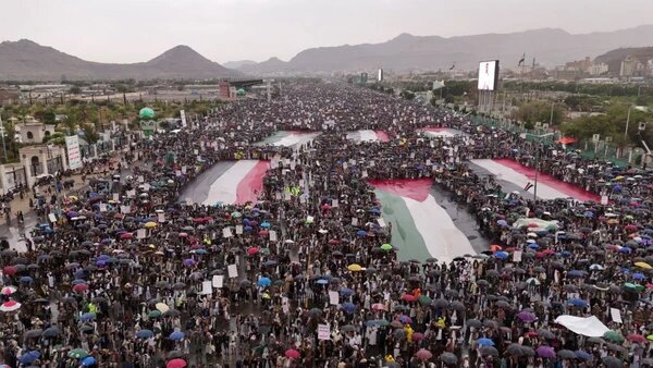 تقرير مصور/ مسيرة مليونية بالعاصمة صنعاء تحت شعار " ثباتا مع غزة وفلسطين.. ورفضا لصفقات الخداع والخيانة"