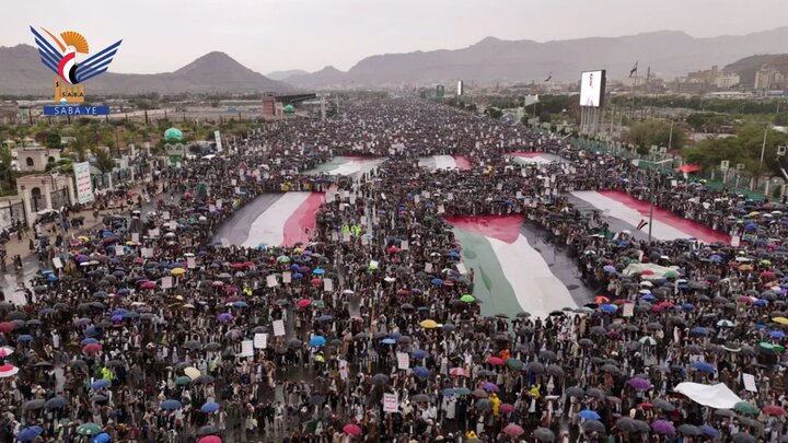 تقرير مصور/ مسيرة مليونية بالعاصمة صنعاء تحت شعار " ثباتا مع غزة وفلسطين.. ورفضا لصفقات الخداع والخيانة"