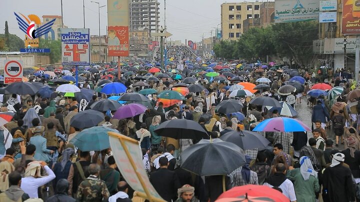 تقرير مصور/ مسيرة مليونية بالعاصمة صنعاء تحت شعار " ثباتا مع غزة وفلسطين.. ورفضا لصفقات الخداع والخيانة"
