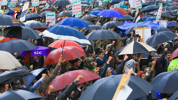 تقرير مصور/ مسيرة مليونية بالعاصمة صنعاء تحت شعار " ثباتا مع غزة وفلسطين.. ورفضا لصفقات الخداع والخيانة"