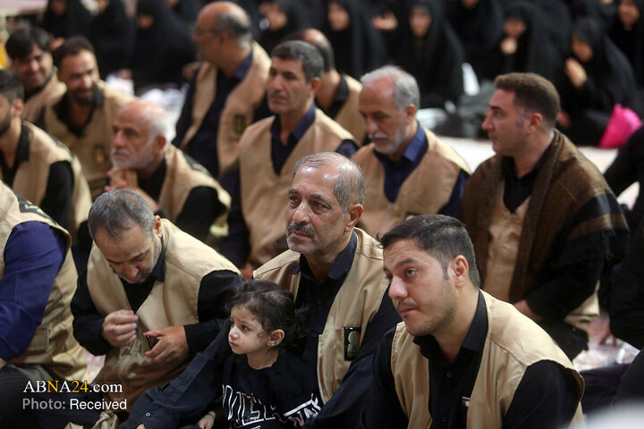 بدرقه خادمان موکب حرم حضرت معصومه (س) در عمود ۱۰۸۰