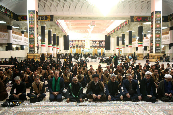 بدرقه خادمان موکب حرم حضرت معصومه (س) در عمود ۱۰۸۰