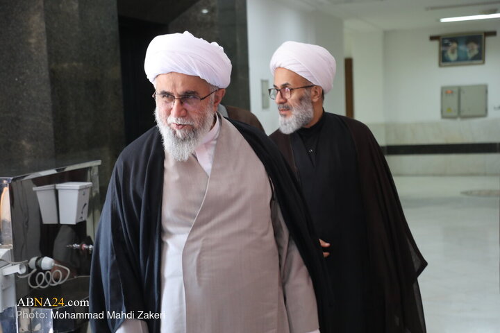 بازدید دبیرکل مجمع جهانی اهل‌بیت(ع) از نمایشگاه «اربعین در قاب تصویر»