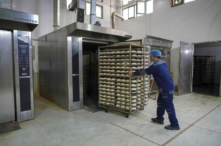 استهلاك 5 أطنان من الطحين يوميًا دعمًا لضيافة زائري الأربعين في العتبة العلويّة المقدّسة