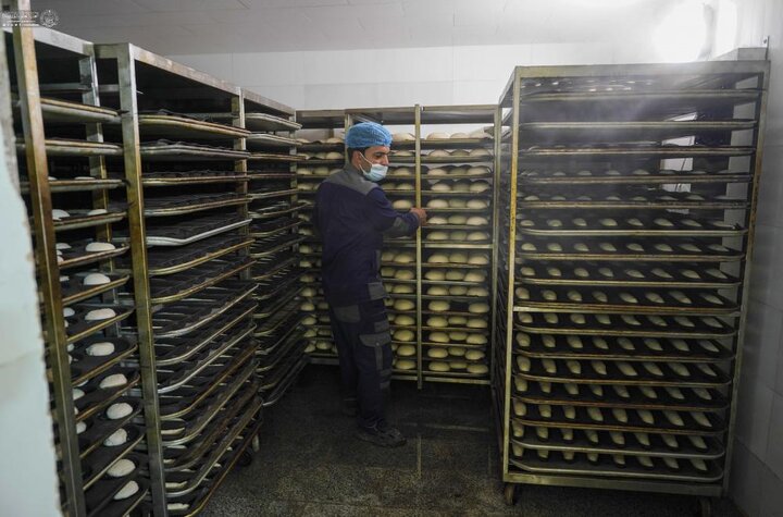 استهلاك 5 أطنان من الطحين يوميًا دعمًا لضيافة زائري الأربعين في العتبة العلويّة المقدّسة