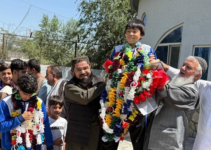 ویدئو | مراسم تقدیر قهرمانی کودک شیعه افغانستانی در رقابت‌های آسیایی ووشو در کابل برگزار شد